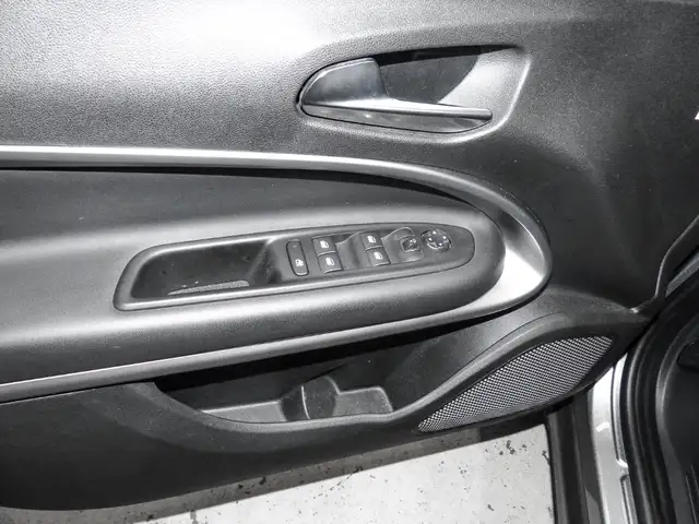Jeep Avenger view 15