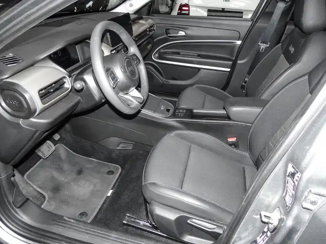 Jeep Avenger view 14