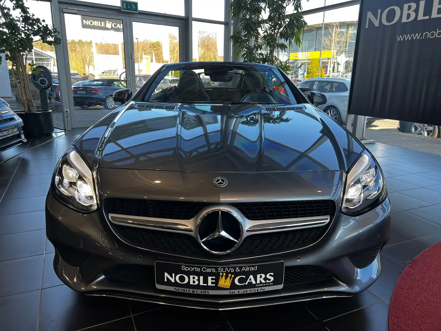 Mercedes-Benz SLC 300 Memory AIRSCARF AHK LED Gris - 2