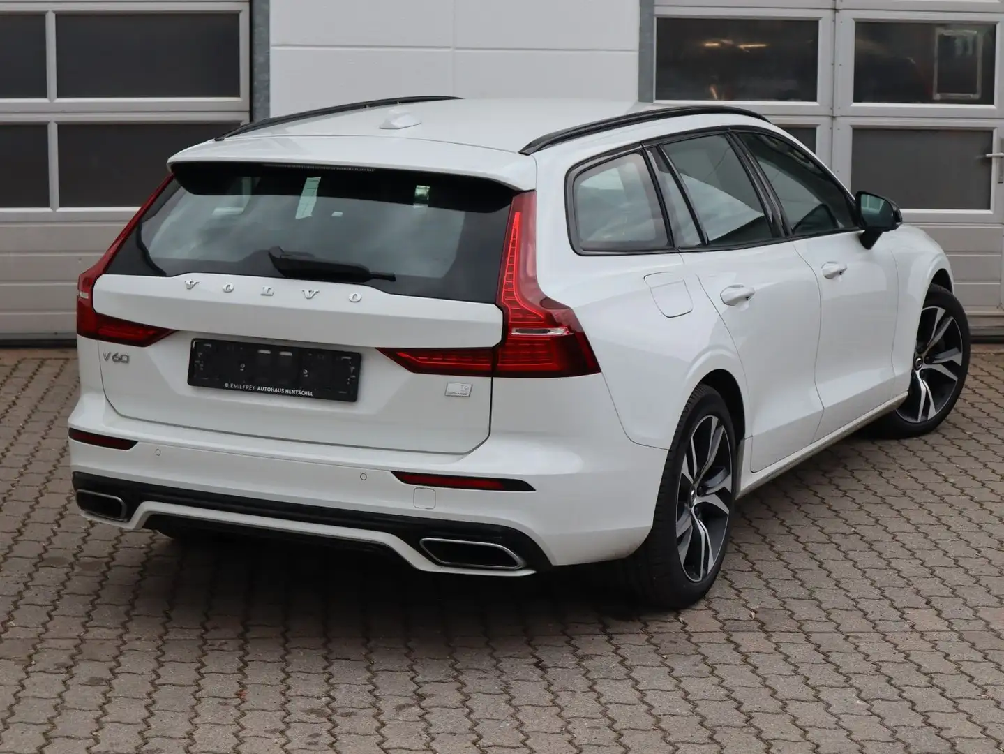 Volvo V60 T6 R Design Expression Recharge Plug-In Hybr Weiß - 2