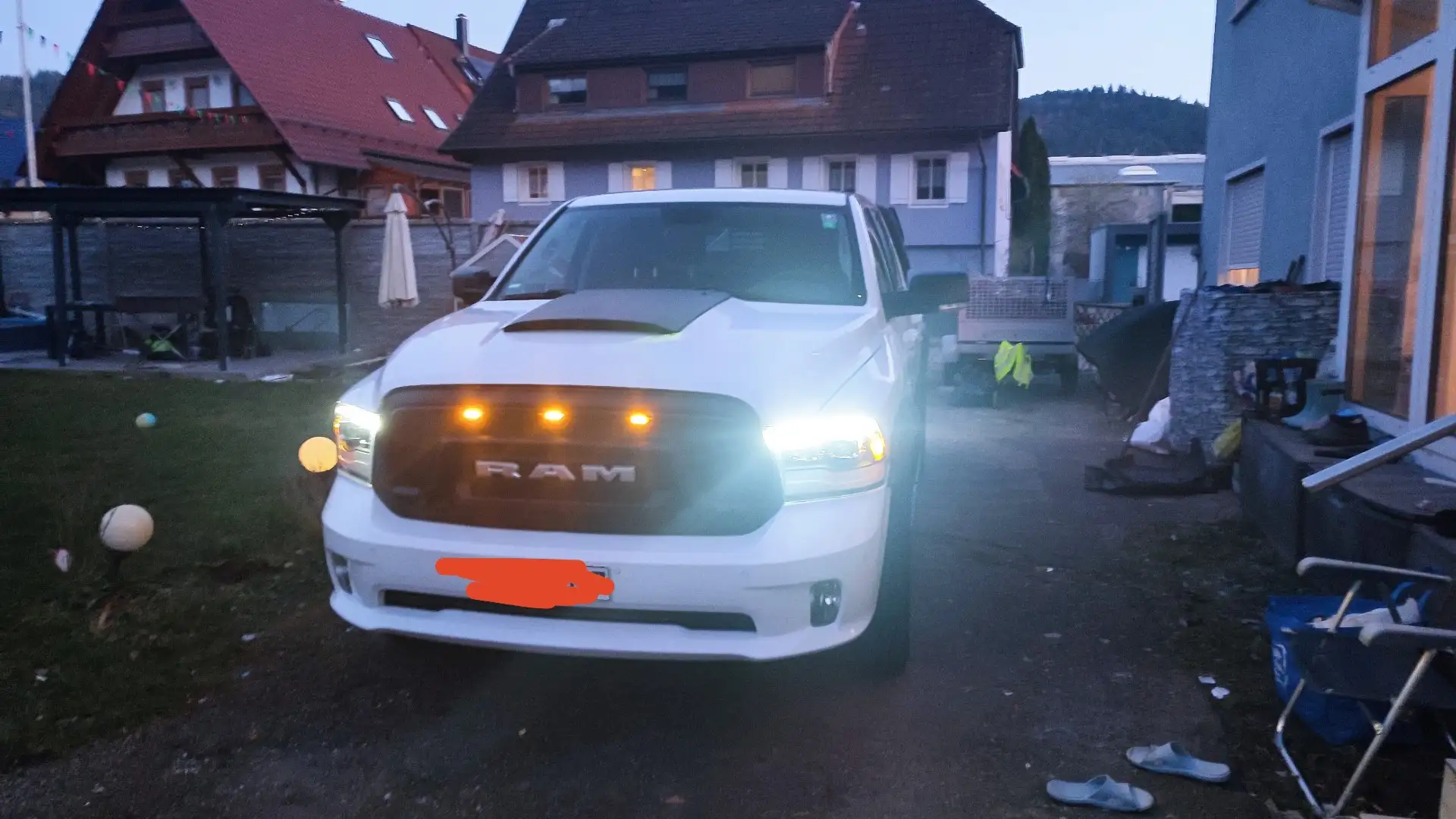Dodge RAM Classic/Big Horn Weiß - 2