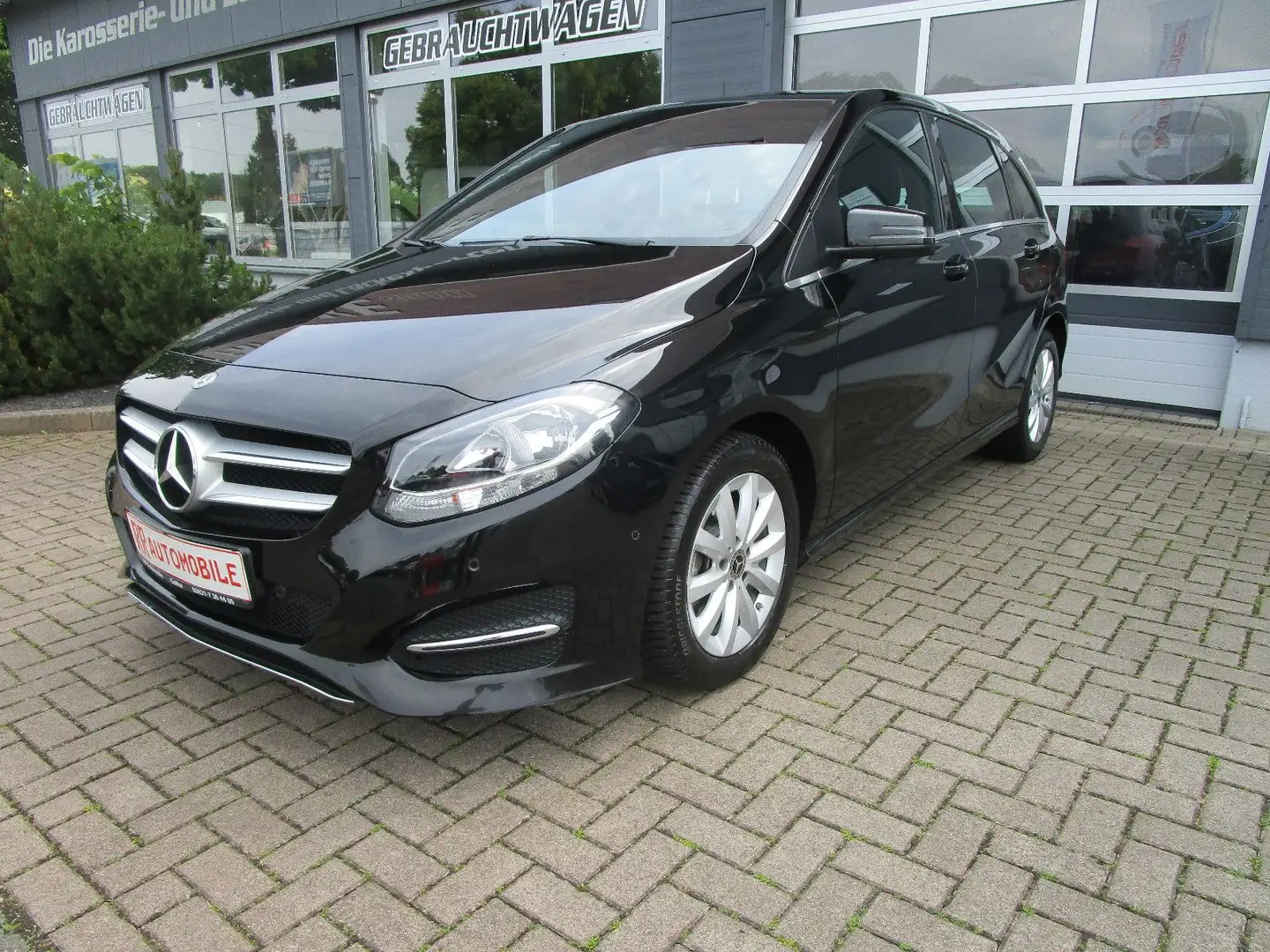 Mercedes-Benz B 180 Navi Kamera PDC Schwarz - 1