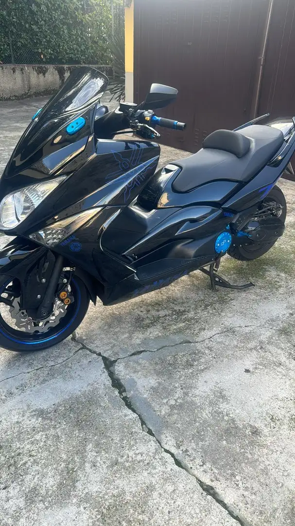 Yamaha TMAX 500 sportivo total black dettagli blu blu - 2