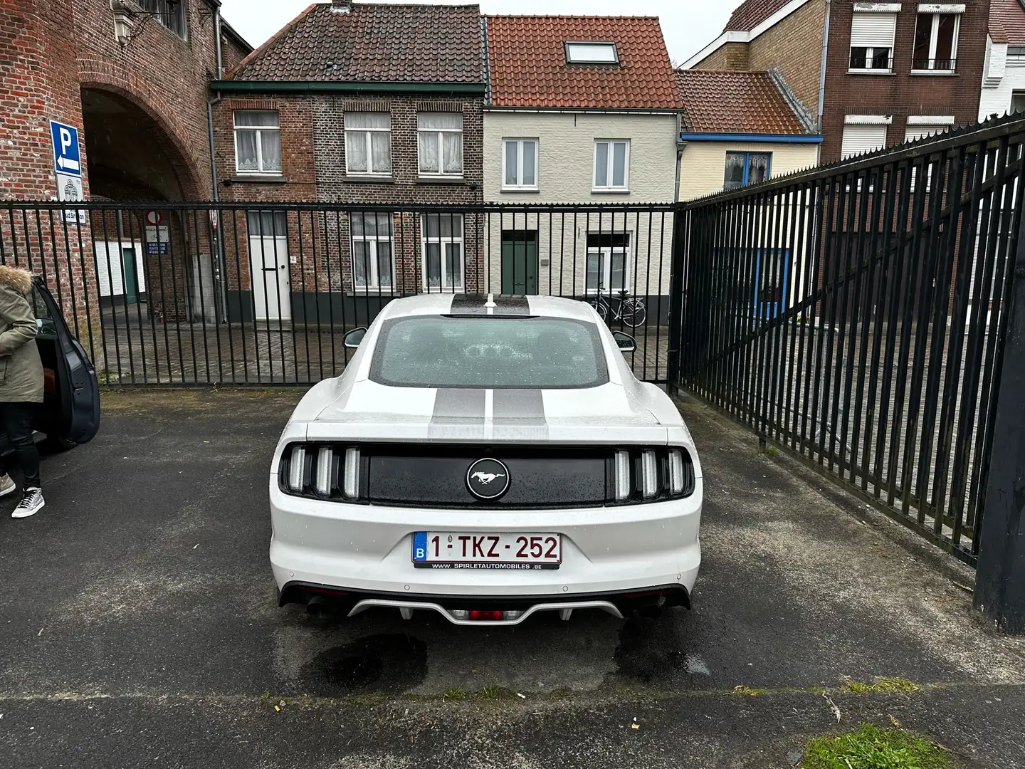 Ford Mustang 2.3 Eco Boost Aut. Blanc - 1