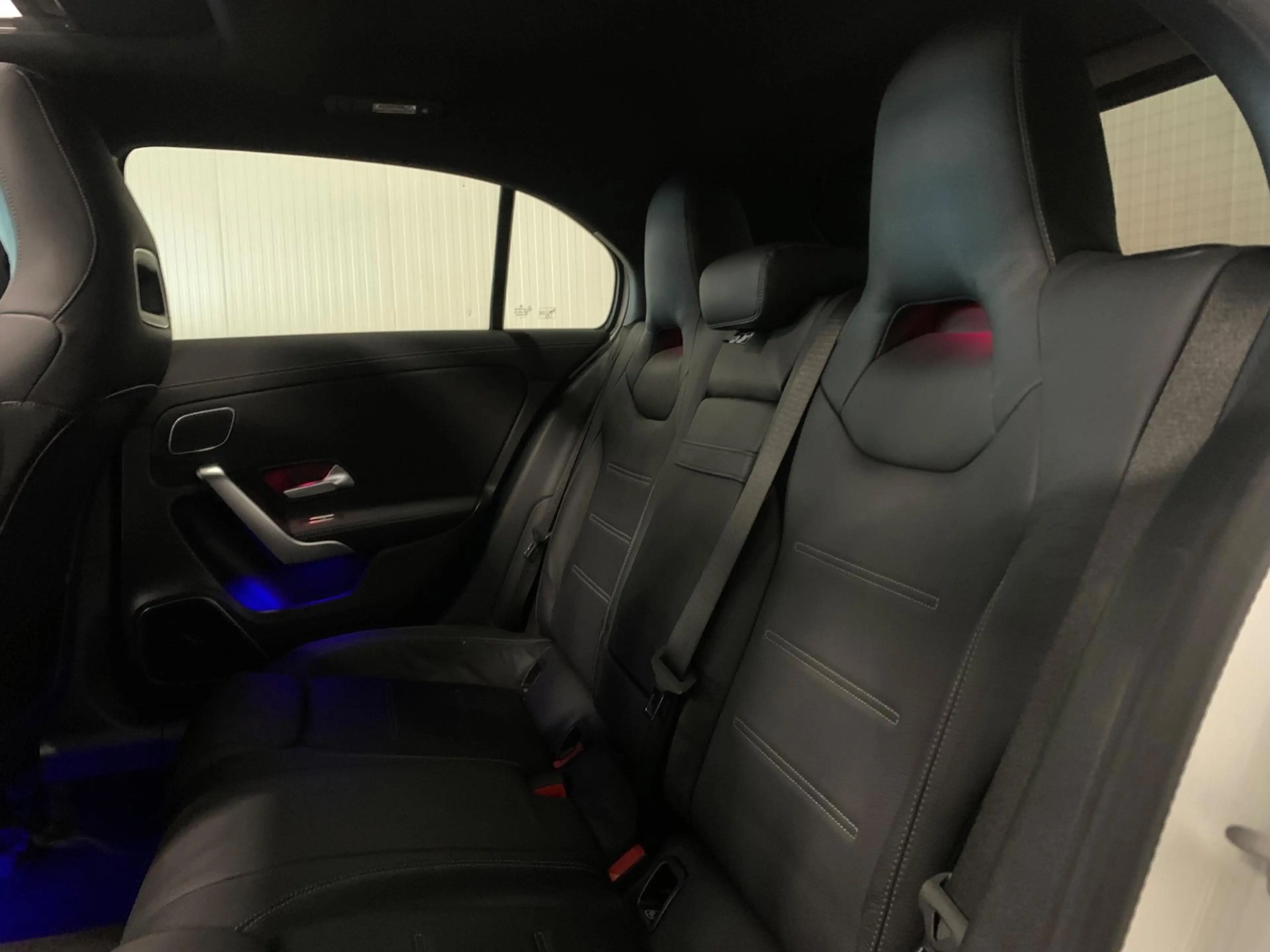 Mercedes-Benz A 200 Launch Edition Premium | AMG/NIGHT | PANO | AMBIAN — photo 5