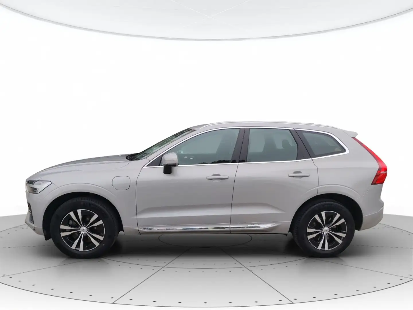 Volvo XC60 2.0 T6 recharge phev AWD Inscription Expression Argento - 2