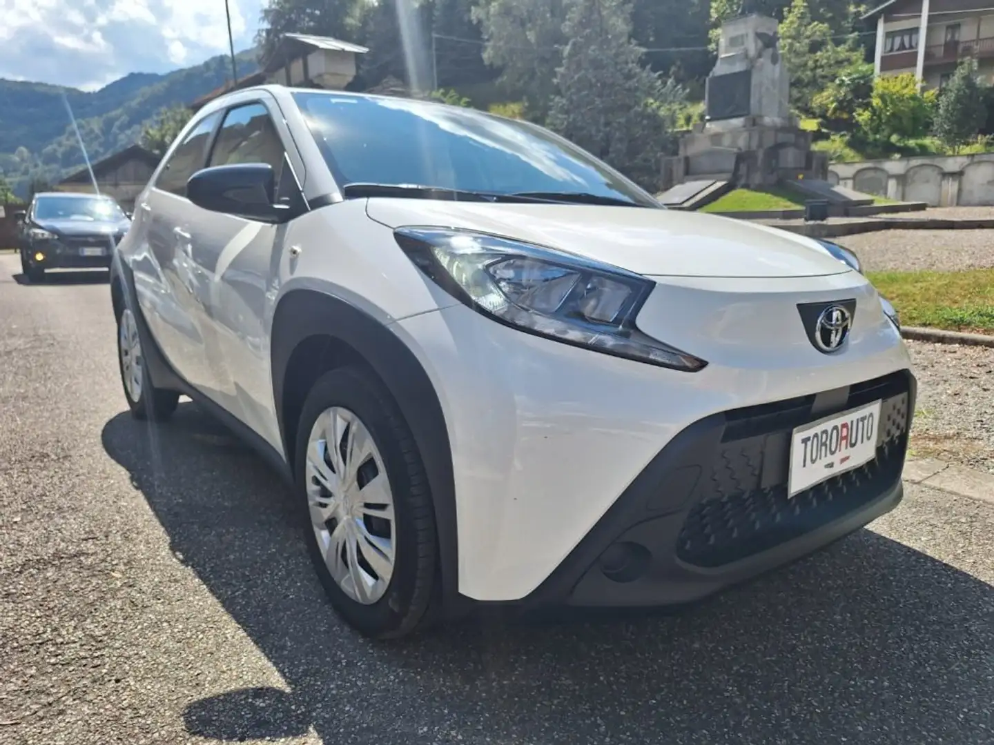 Toyota Aygo X 1.0 VVT-i 72 CV 5 porte Active PREZZO REALE Bianco - 1