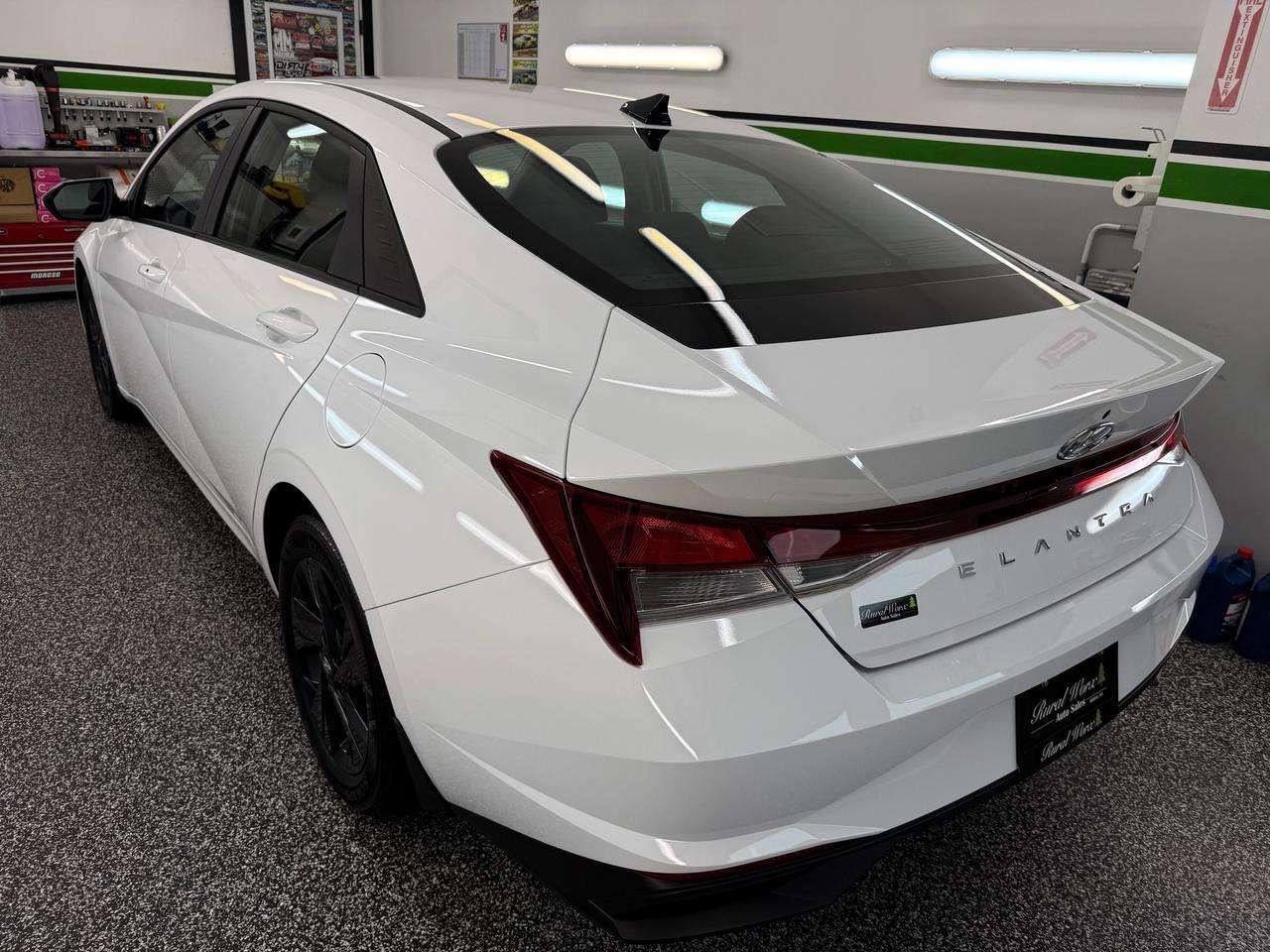 2022 Hyundai Elantra Preferred IVT w/Sun & Tech Package — снимка 1