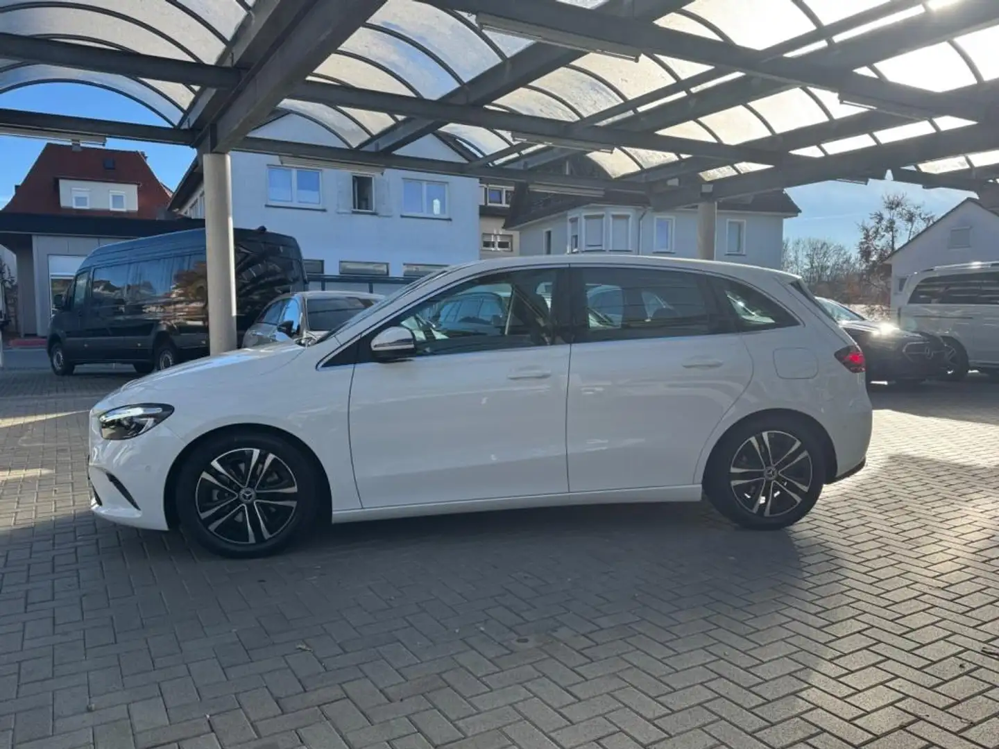 Mercedes-Benz B 200 PROGRESSIVE+KAMERA+LENKRADHZG+NAVI+LED+PTS Weiß - 2