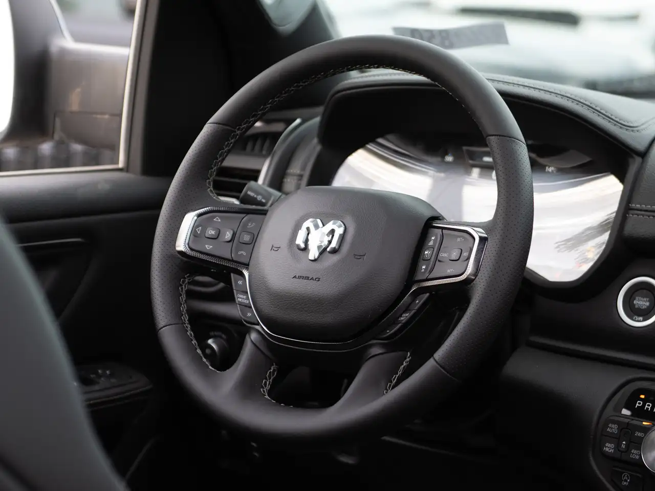 RAM 1500 снимка RAM 1500