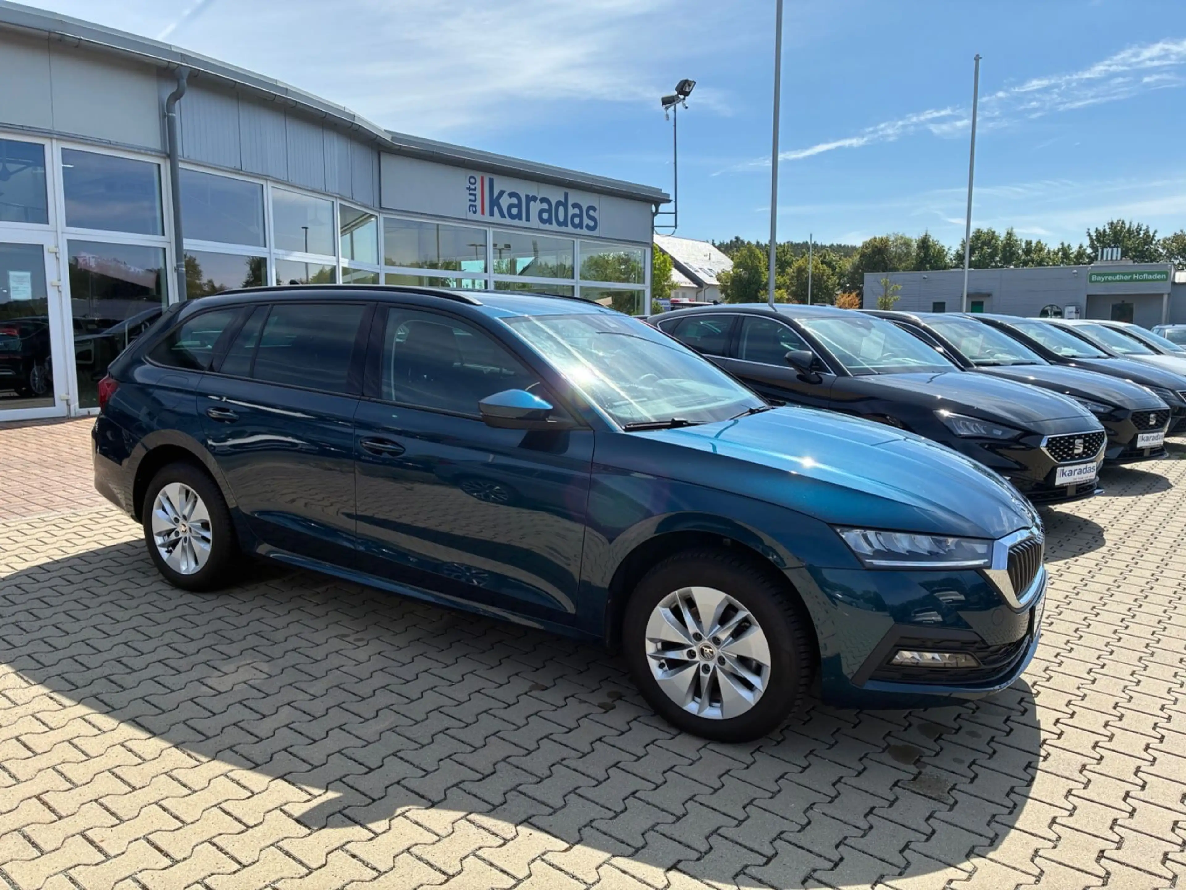 Skoda Octavia 1.5 TSI e-Tec AmbitionAUT/LED/SHZ/PDC — photo 3