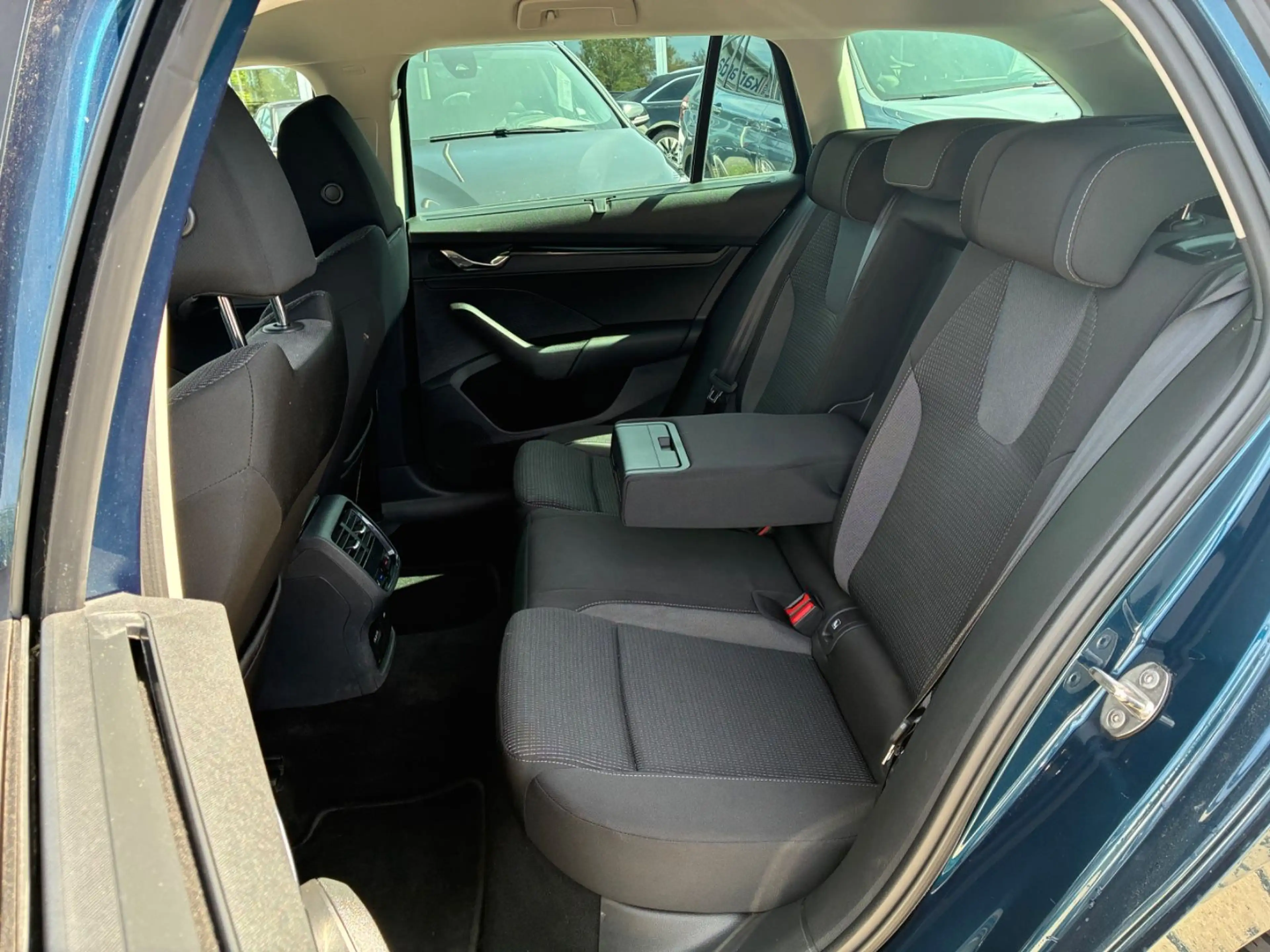Skoda Octavia 1.5 TSI e-Tec AmbitionAUT/LED/SHZ/PDC — photo 10