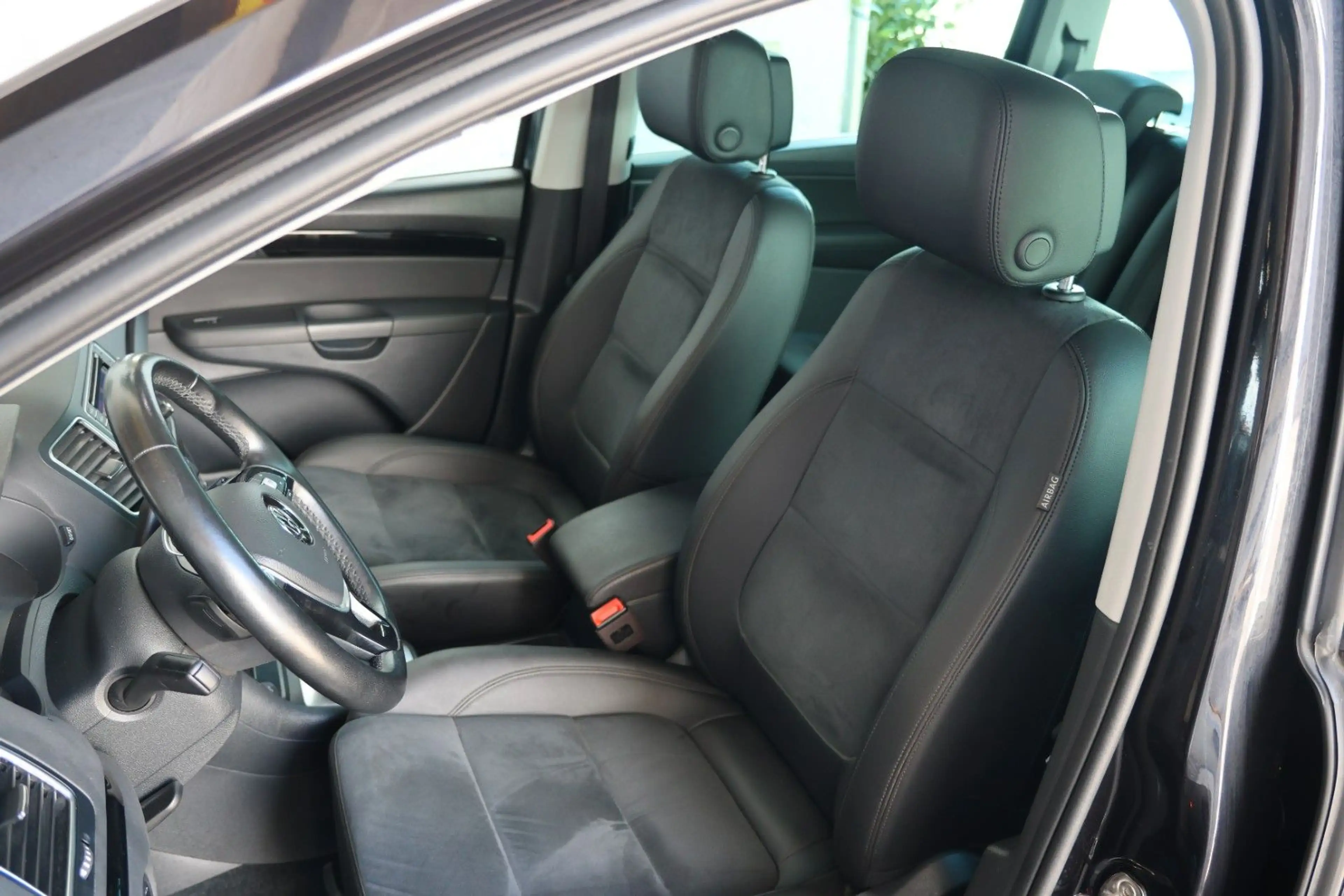 Volkswagen Sharan Highline Pano AHK Kam Alcantara 7-Sitze — photo 7