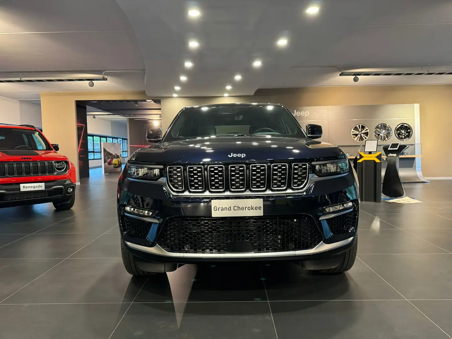Jeep Grand Cherokee Plug-In HybridMy24 424 Limited 2.0 4xe Phev 380cv Nero - 2