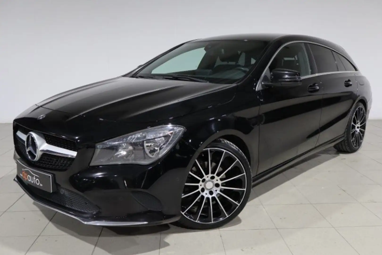 Mercedes-Benz CLA 180 CLA Shooting Brake 180 d 7G-DCT Urban - 1
