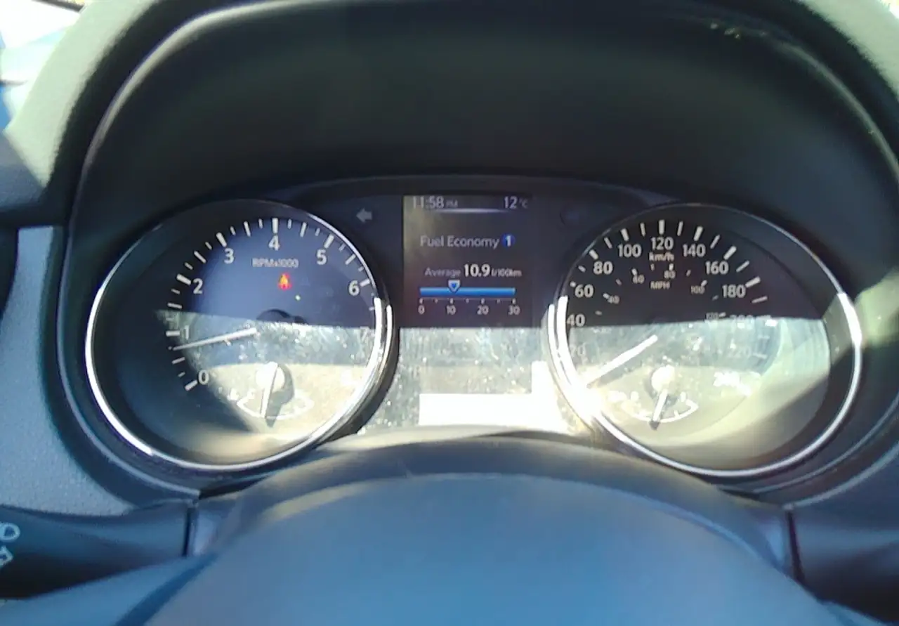 Nissan Qashqai снимка Nissan Qashqai