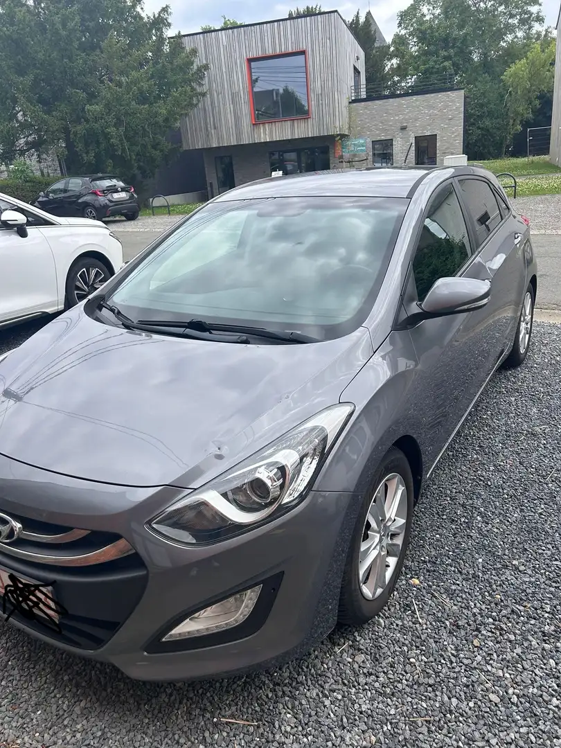 Hyundai i30 i30 1.4i Go! Gris - 2