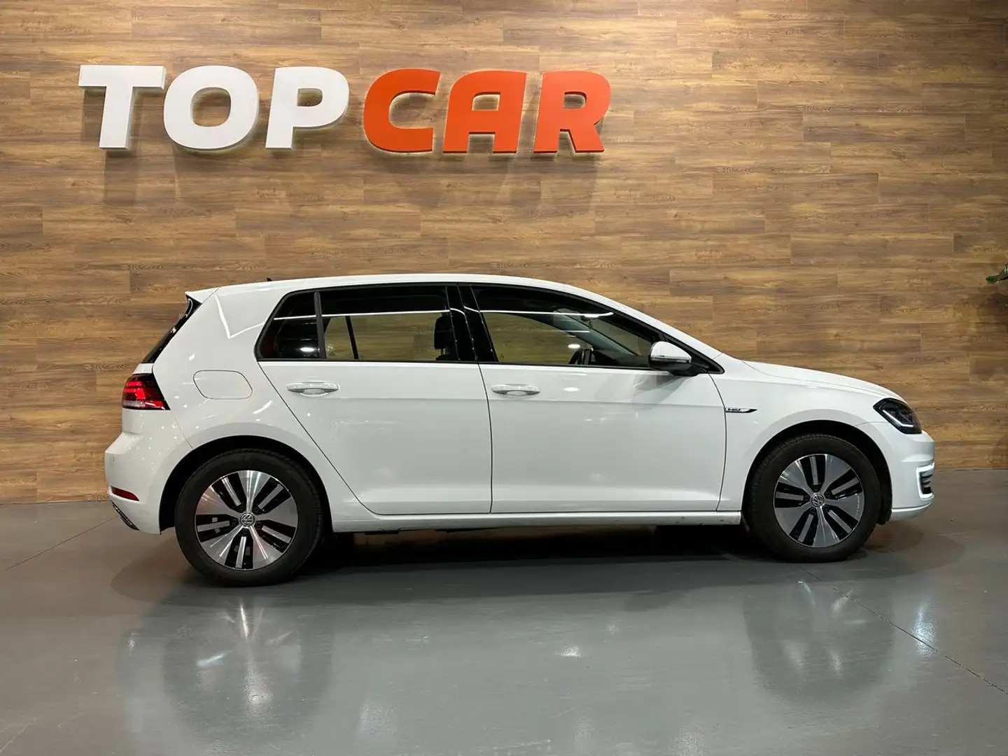Volkswagen Golf e-Golf ePower White - 2