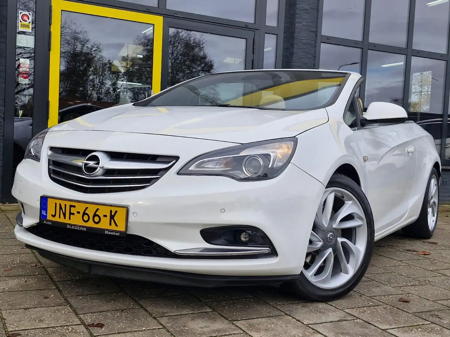 Opel Cascada 1.6 Turbo Innovation Automaat | Stoelverw | Camera Wit - 2