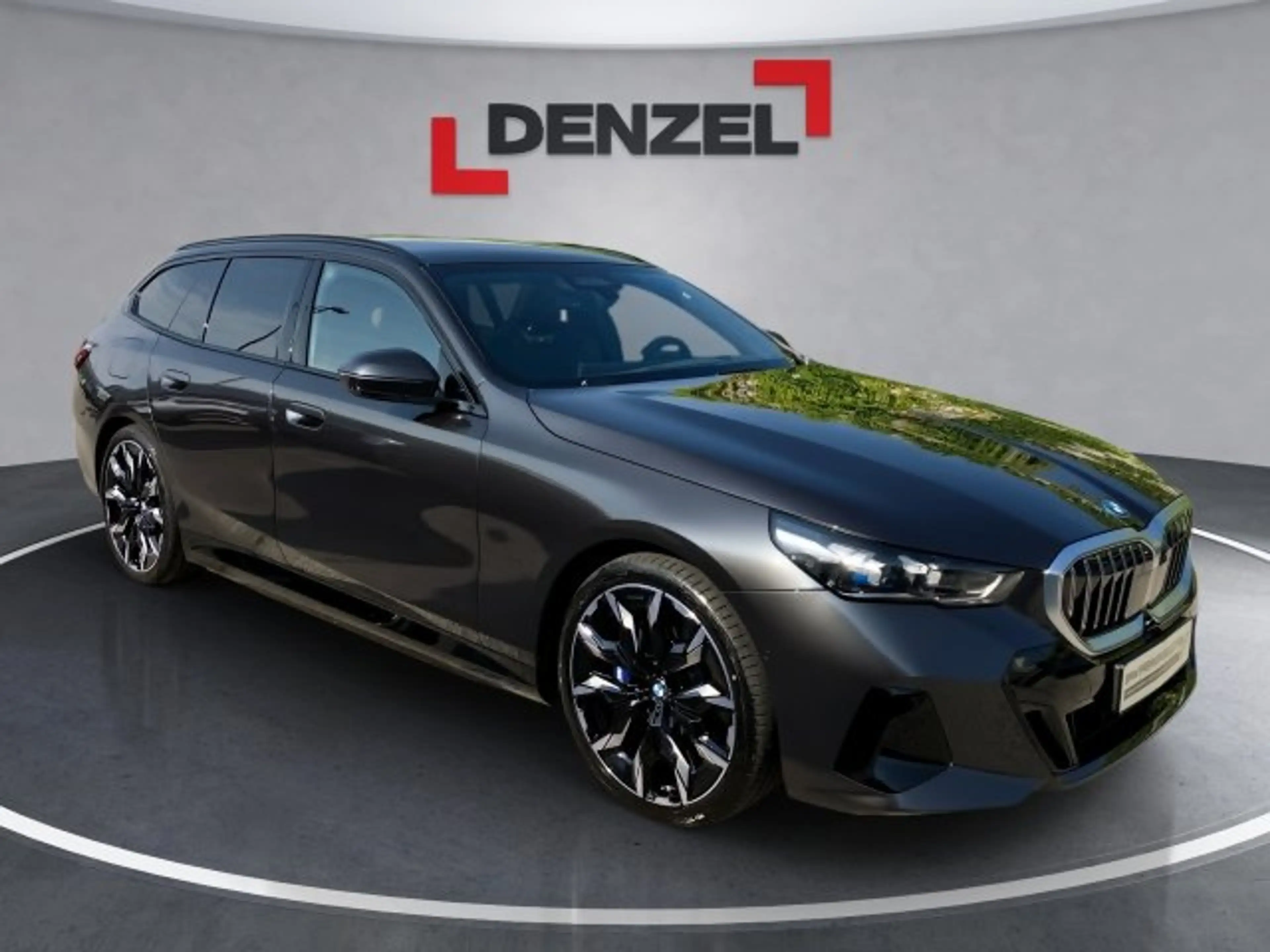 BMW 550 e xDrive Touring — photo 6