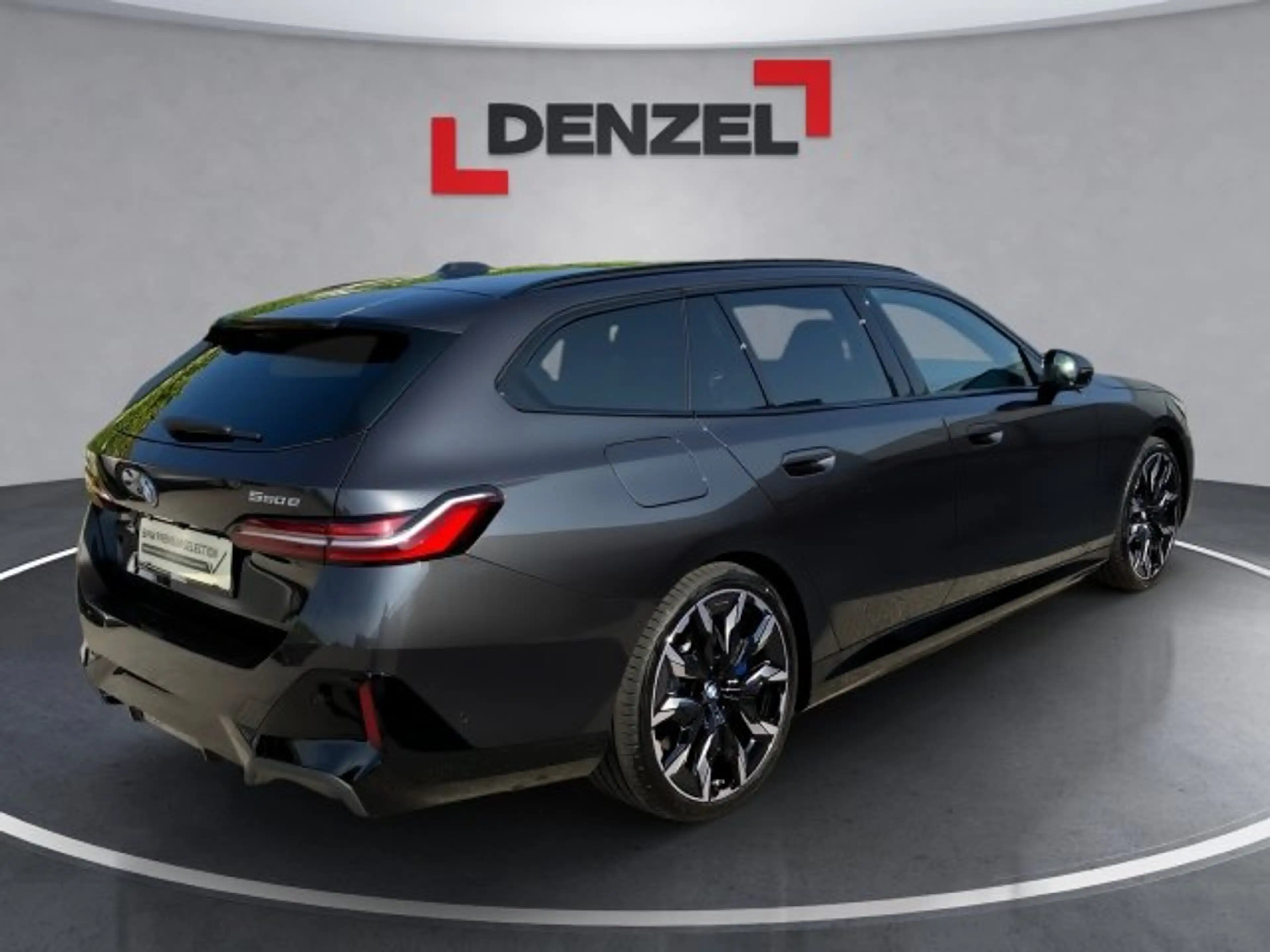 BMW 550 e xDrive Touring — photo 4