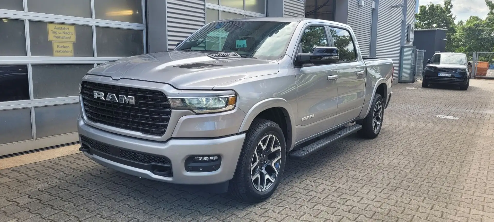 Dodge RAM Laramie Sport 3.0L  Hurricane Crew Cab Zilver - 2