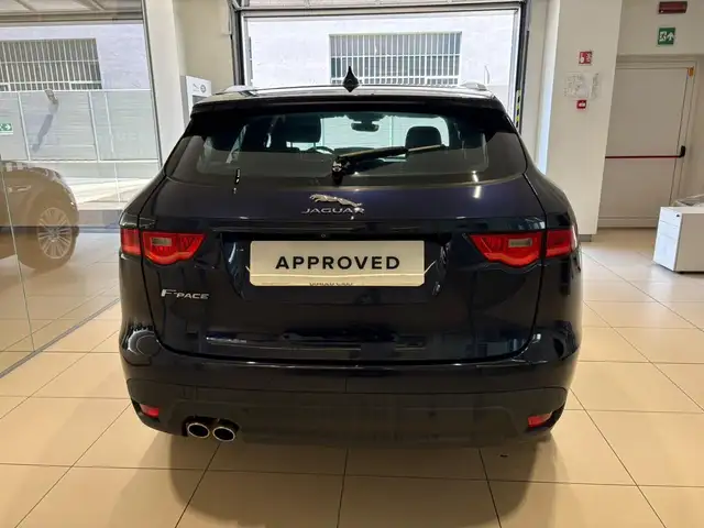 Jaguar F-Pace view 4