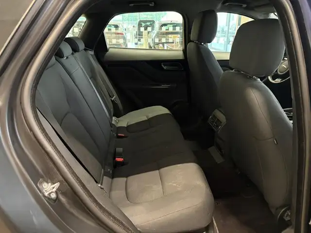 Jaguar F-Pace view 6