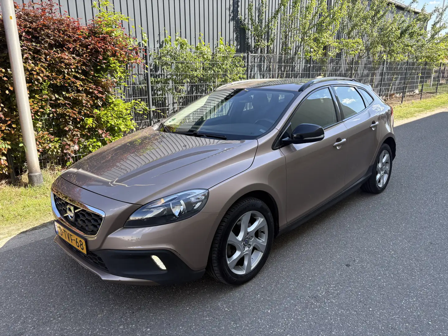 Volvo V40 Cross Country 1.6 T4 Momentum / NAVI / AIRCO / CRUISE / 160dkm! Bruin - 2