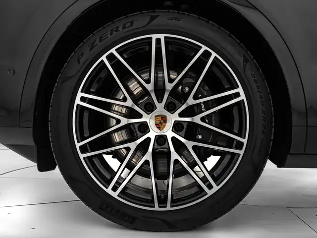 Porsche Cayenne view 5