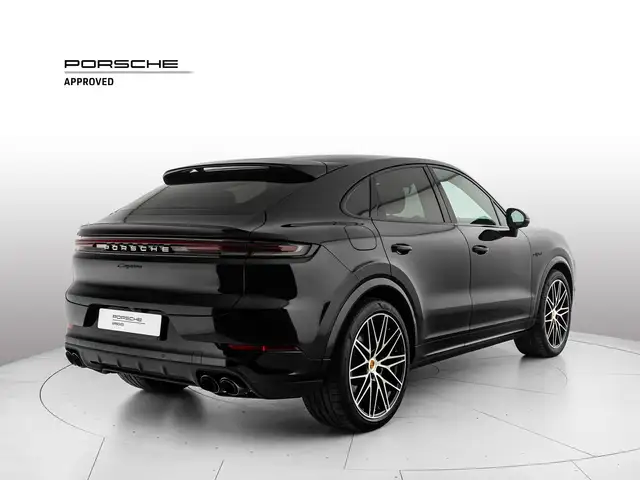 Porsche Cayenne view 3