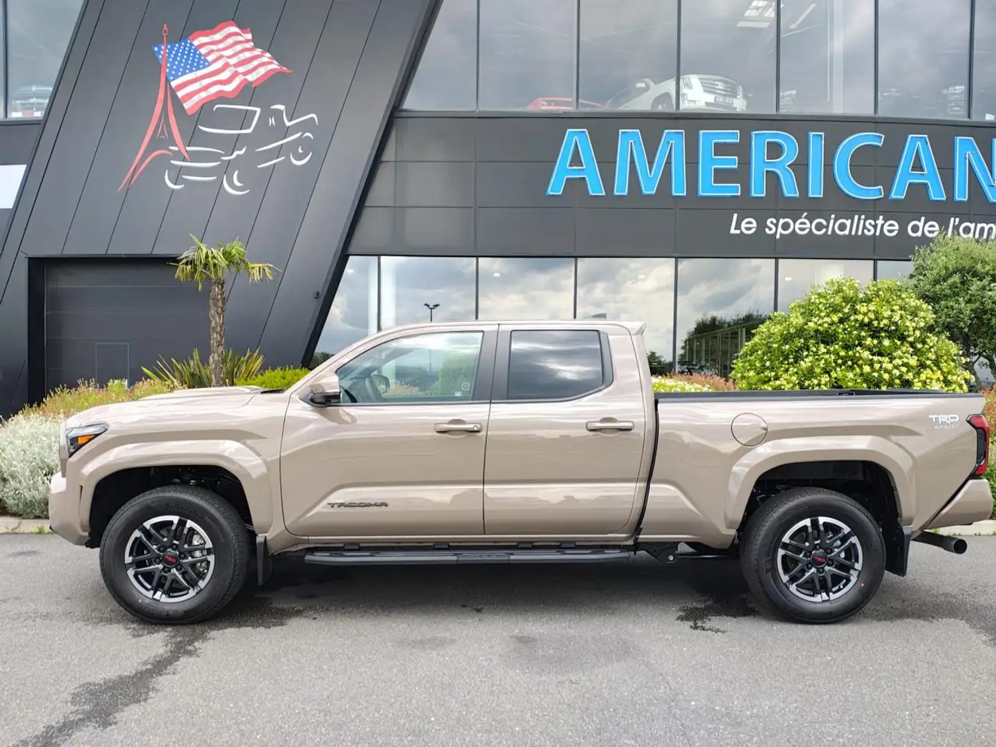 Toyota Tacoma TRD SPORT PREMIUM - 2