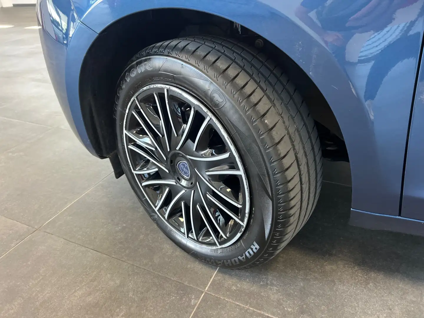 Lancia Ypsilon 1.0 FireFly 5 porte S&S Hybrid Ecochic Gold Blu/Azzurro - 2