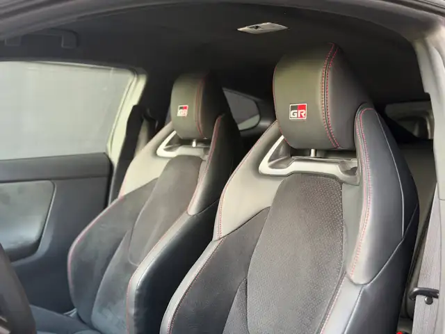 Toyota Yaris view 11