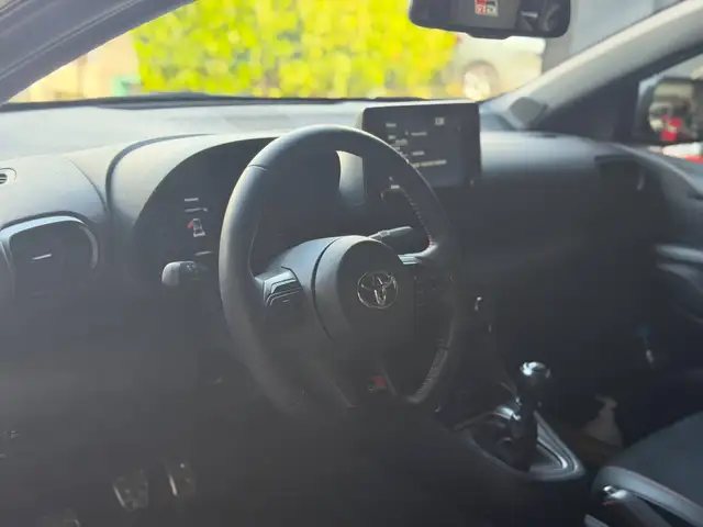 Toyota Yaris view 10