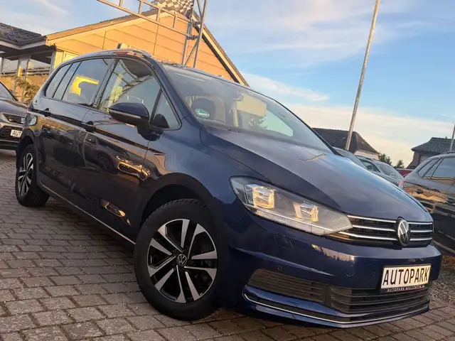 2020 Volkswagen Touran in Blue for sale