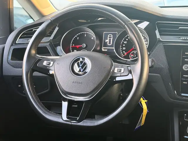 Volkswagen Touran view 9