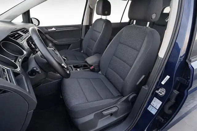 Volkswagen Touran view 8