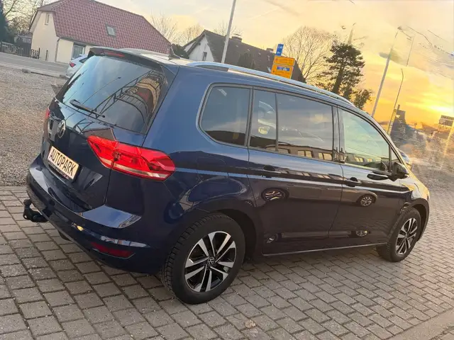 Volkswagen Touran view 6