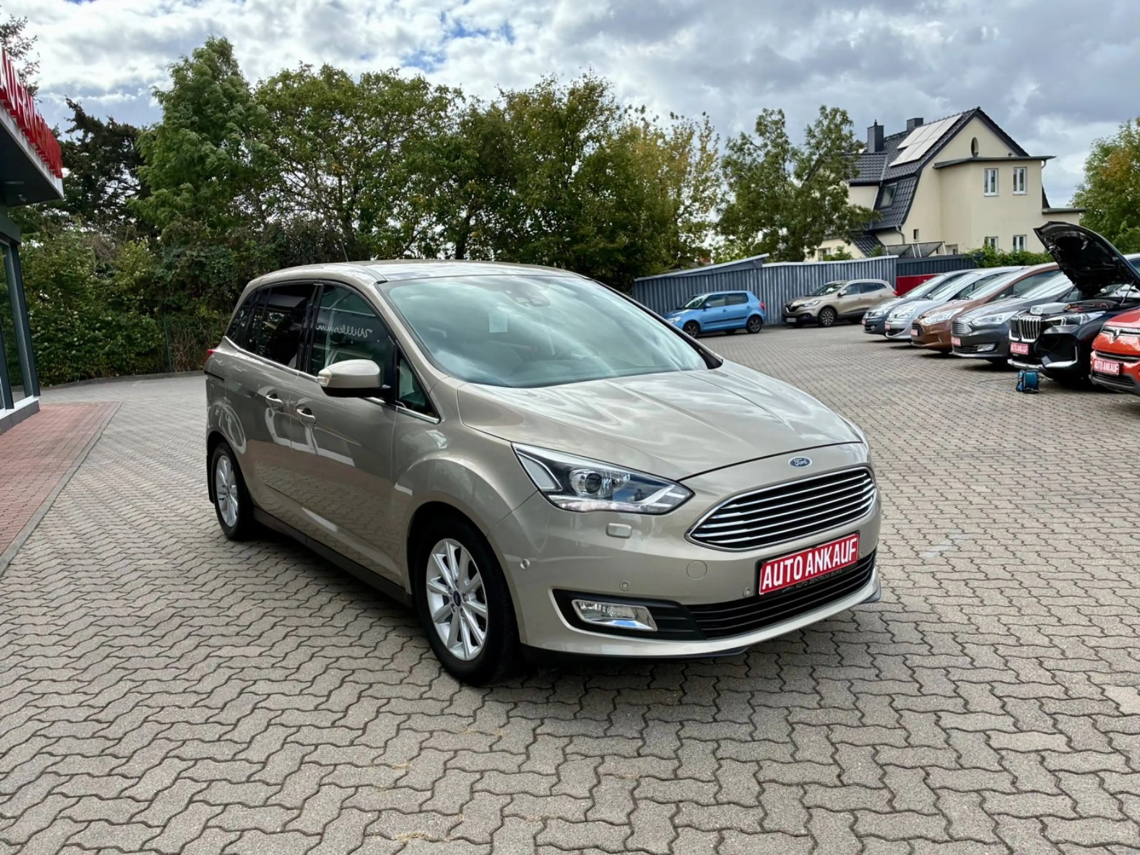 Ford Grand C-Max Titanium Automatik BiXenon Kamera — photo 4