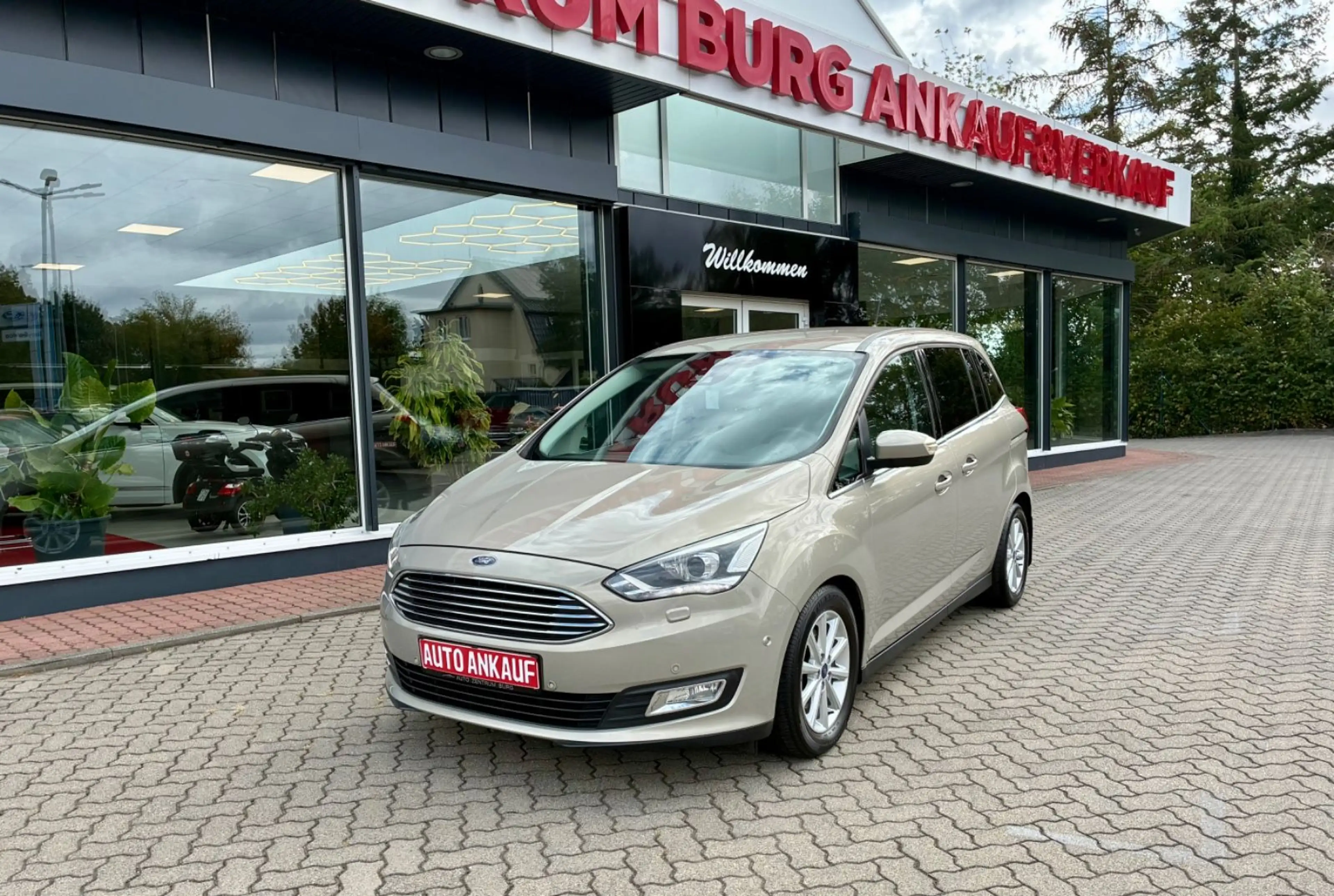 Ford Grand C-Max Titanium Automatik BiXenon Kamera — photo 2