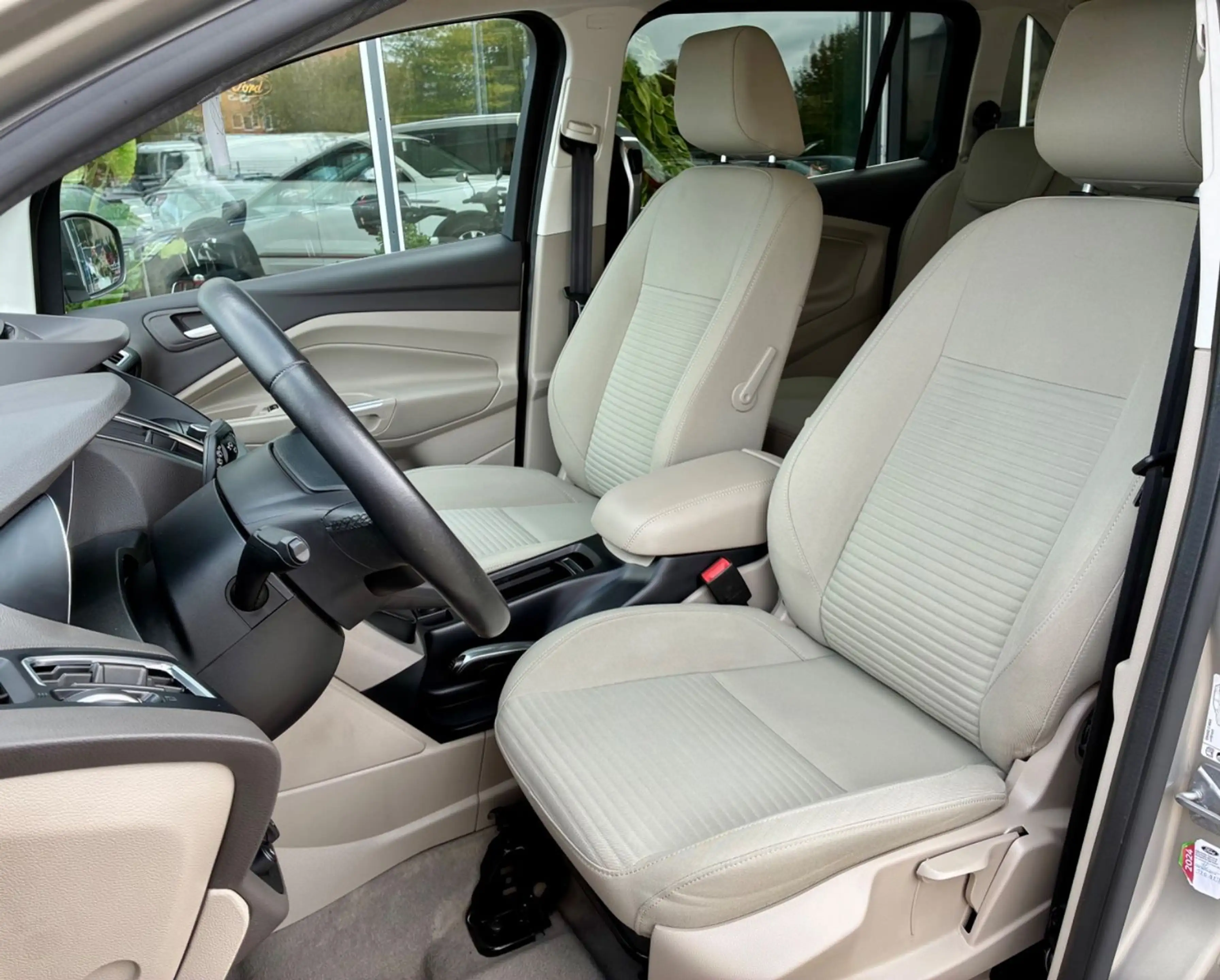 Ford Grand C-Max Titanium Automatik BiXenon Kamera — photo 11