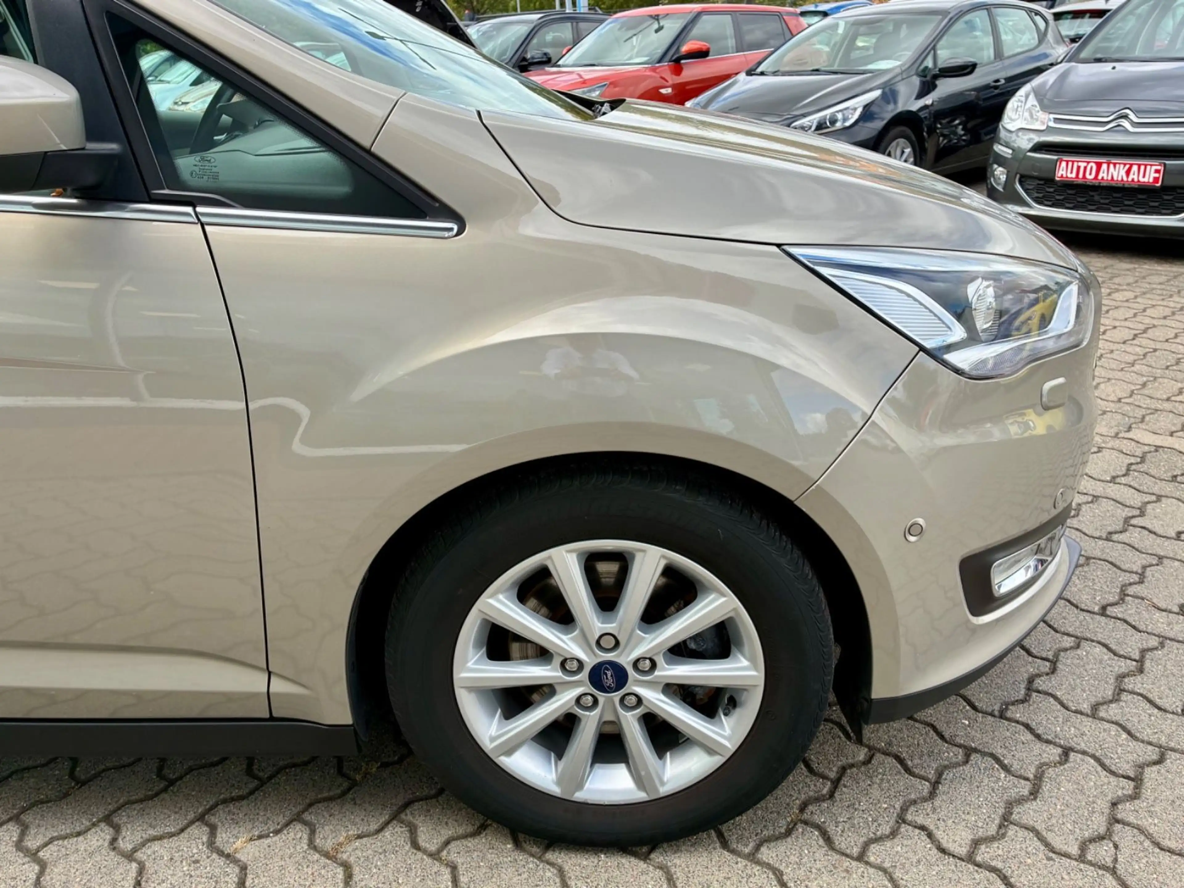 Ford Grand C-Max Titanium Automatik BiXenon Kamera — photo 6