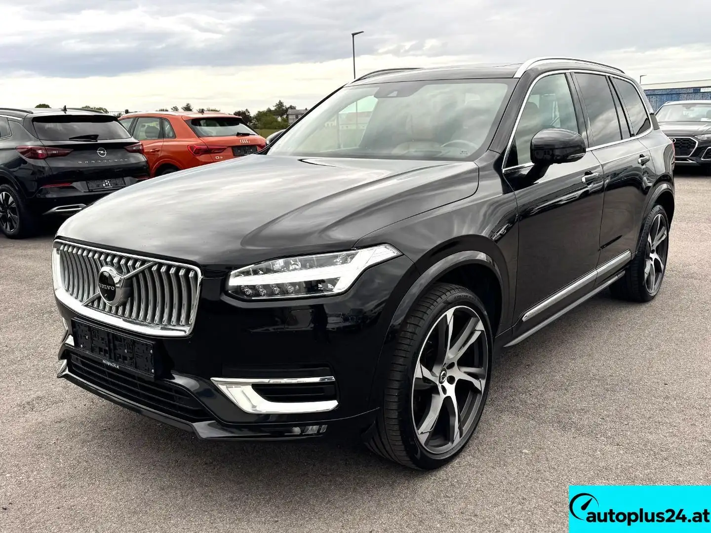 Volvo XC90 B5 AWD Inscription Schwarz - 1