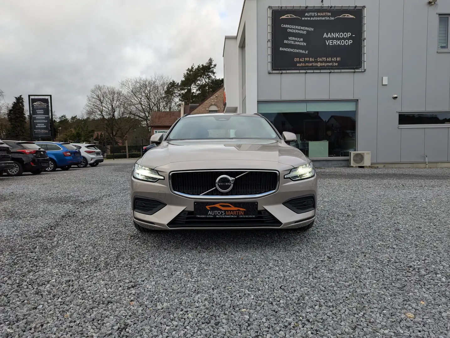 Volvo V60 2.0 B4 MHE Core DCT | CAMERA | NAVI | BLIS | TREKH Beige - 2