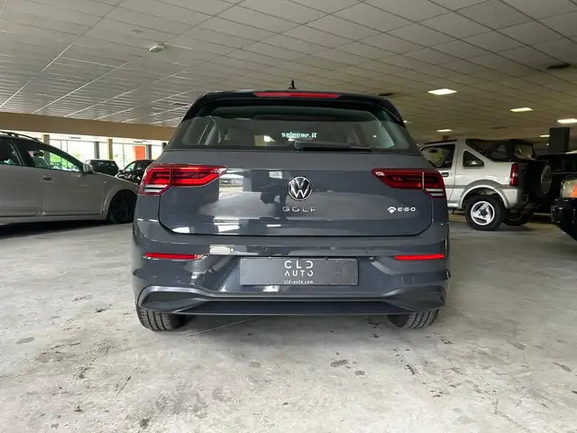 Volkswagen Golf view 3