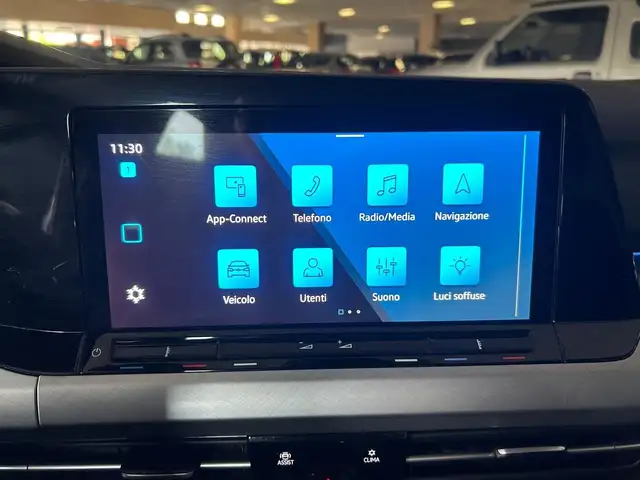 Volkswagen Golf view 11