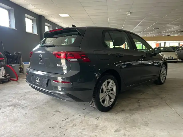 Volkswagen Golf view 4