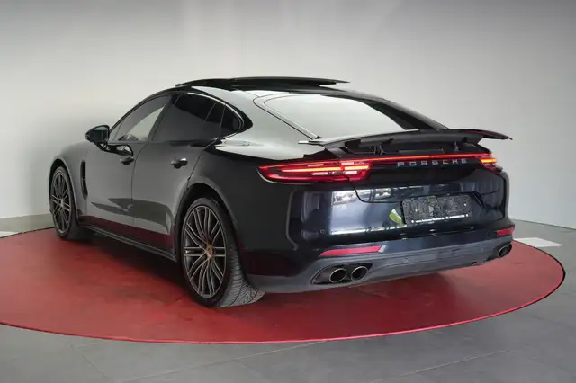 Porsche Panamera view 4