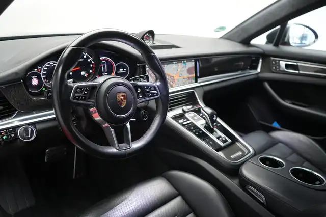 Porsche Panamera view 10